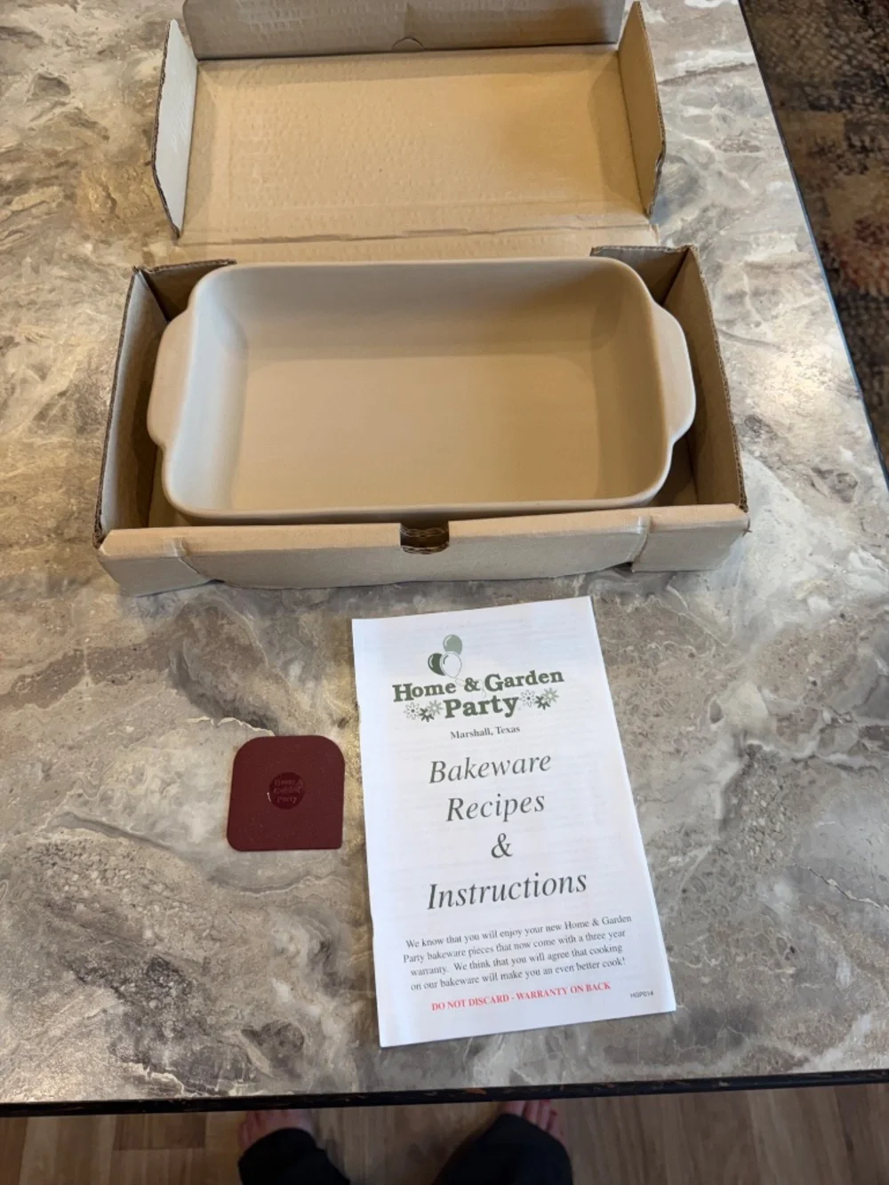 Home and garden party LLC stoneware 7“ x 11“ baking dish
